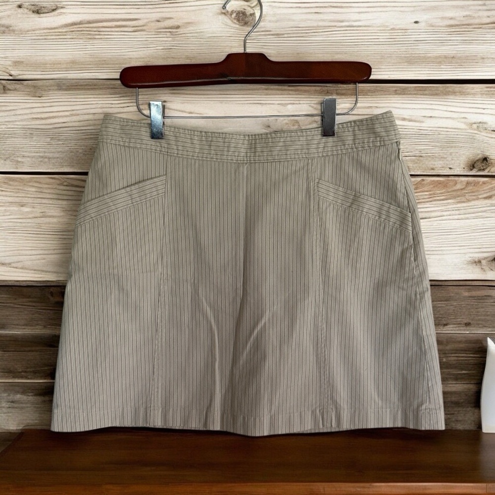 Dockers Tan‎ Beige Pinstriped Size 8 Golf Pickleball Tennis Skorts Cotton Blend